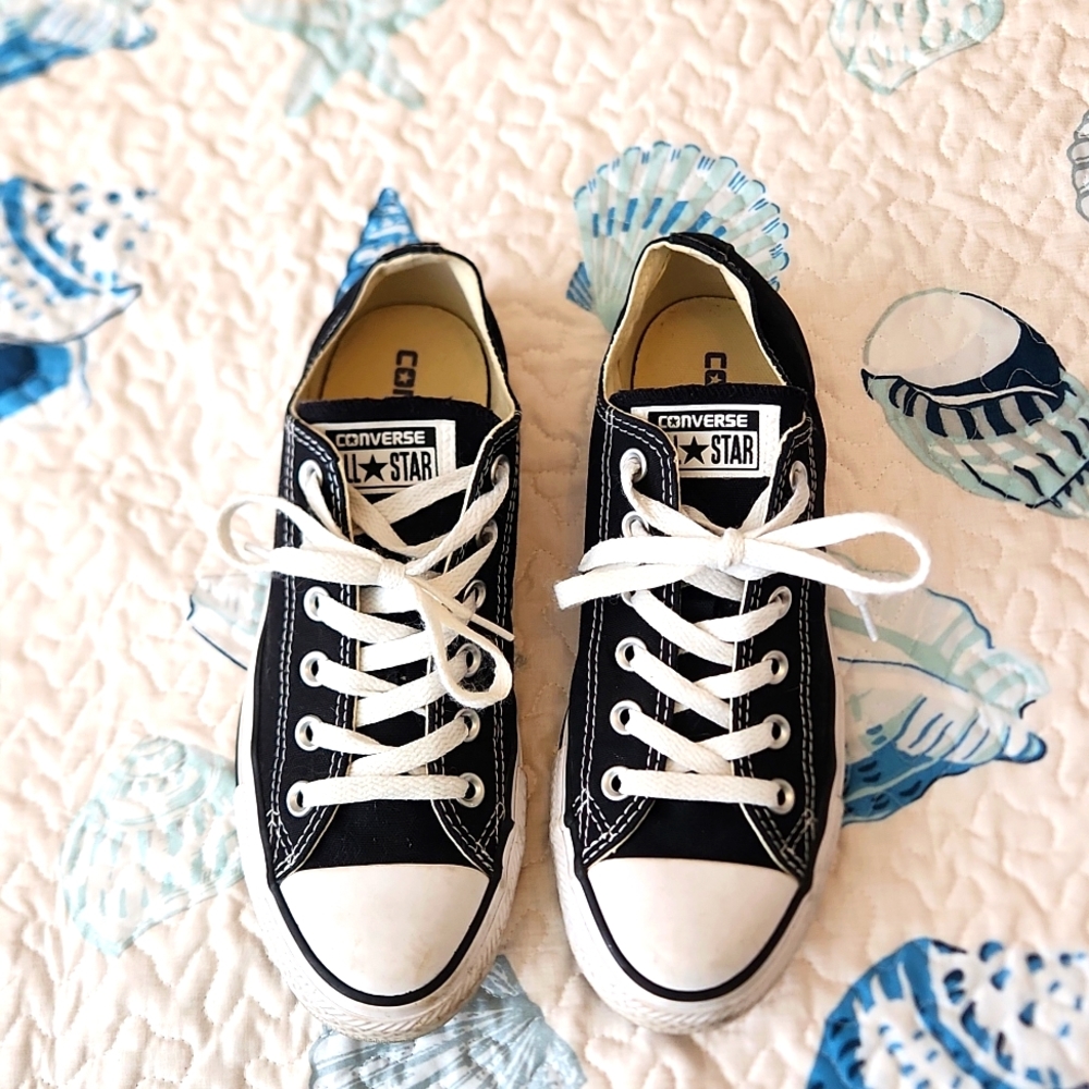 Converse size 8